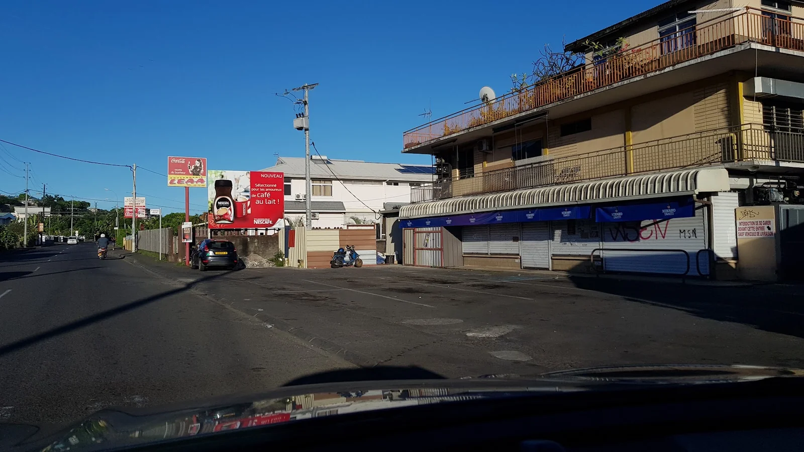 Magasin LEAA, plateau de donuts sucrés tahitiens